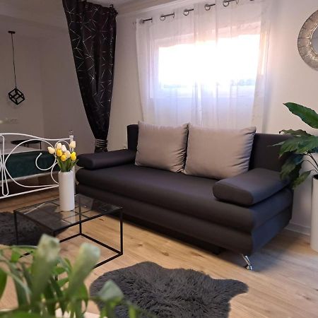 Appartement Studio Apartman Maris à Zadar Extérieur photo