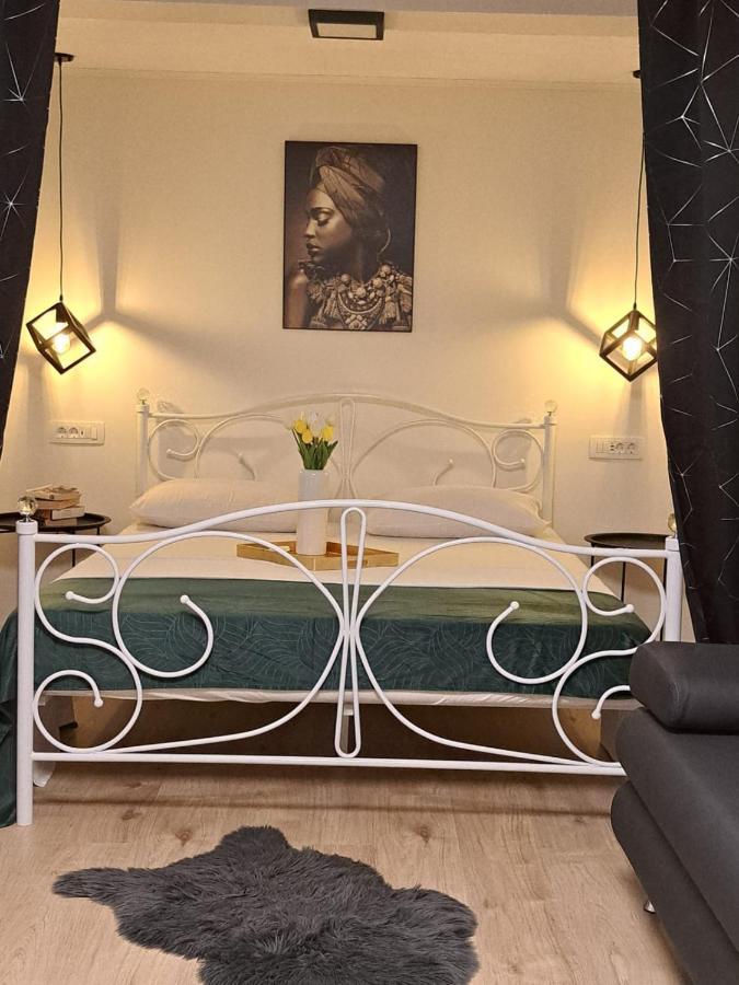 Appartement Studio Apartman Maris à Zadar Extérieur photo