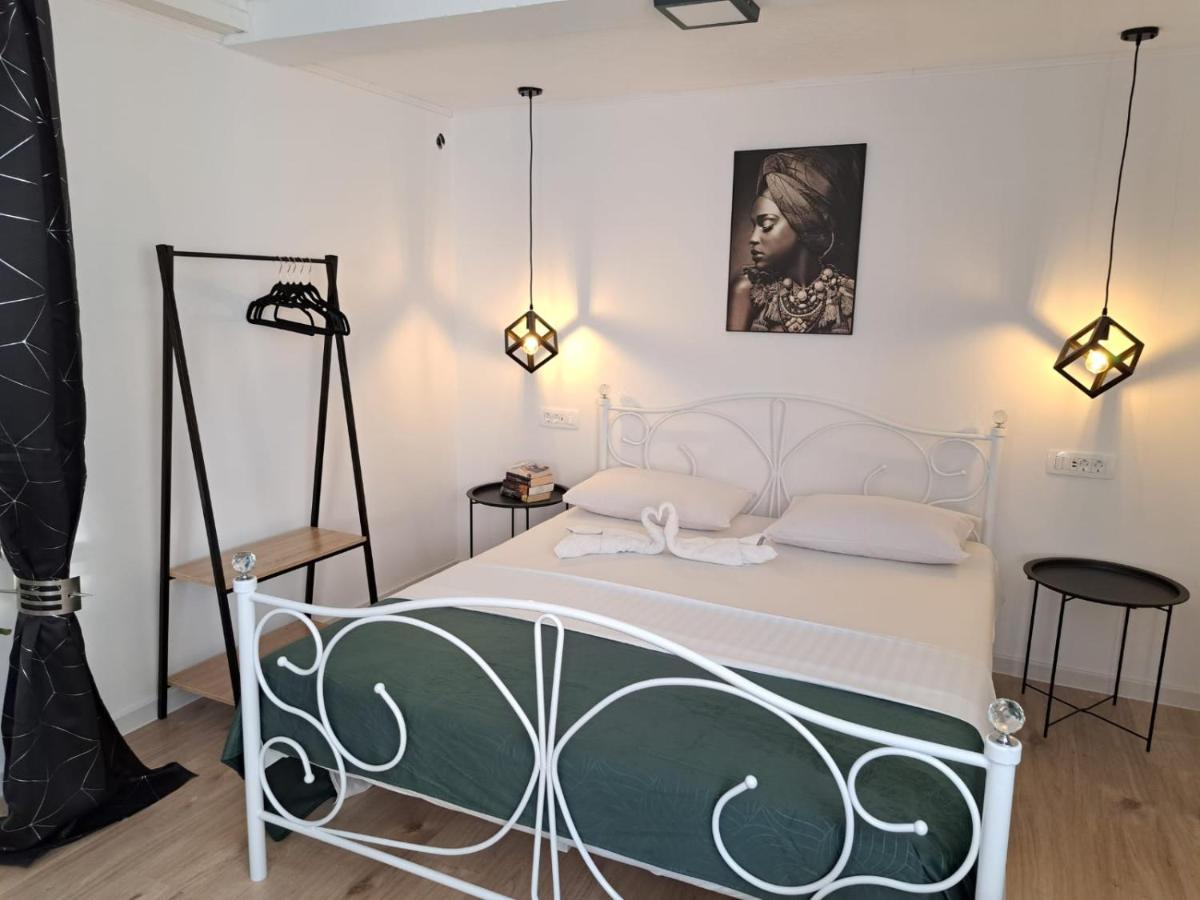 Appartement Studio Apartman Maris à Zadar Extérieur photo