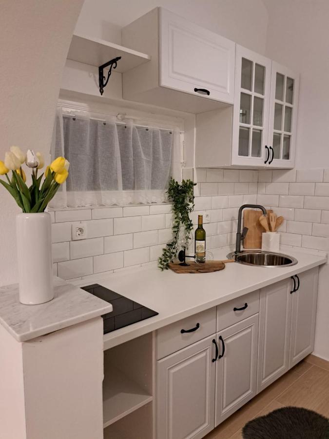 Appartement Studio Apartman Maris à Zadar Extérieur photo